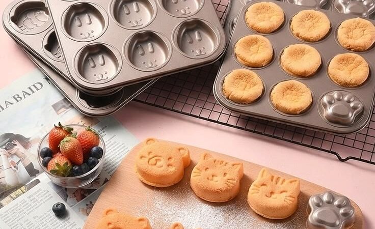 Bake the cutest treats right at home! 🐾✨ With this Non-Stick 9-Cavity Animal & Paw Print Cake Mold,